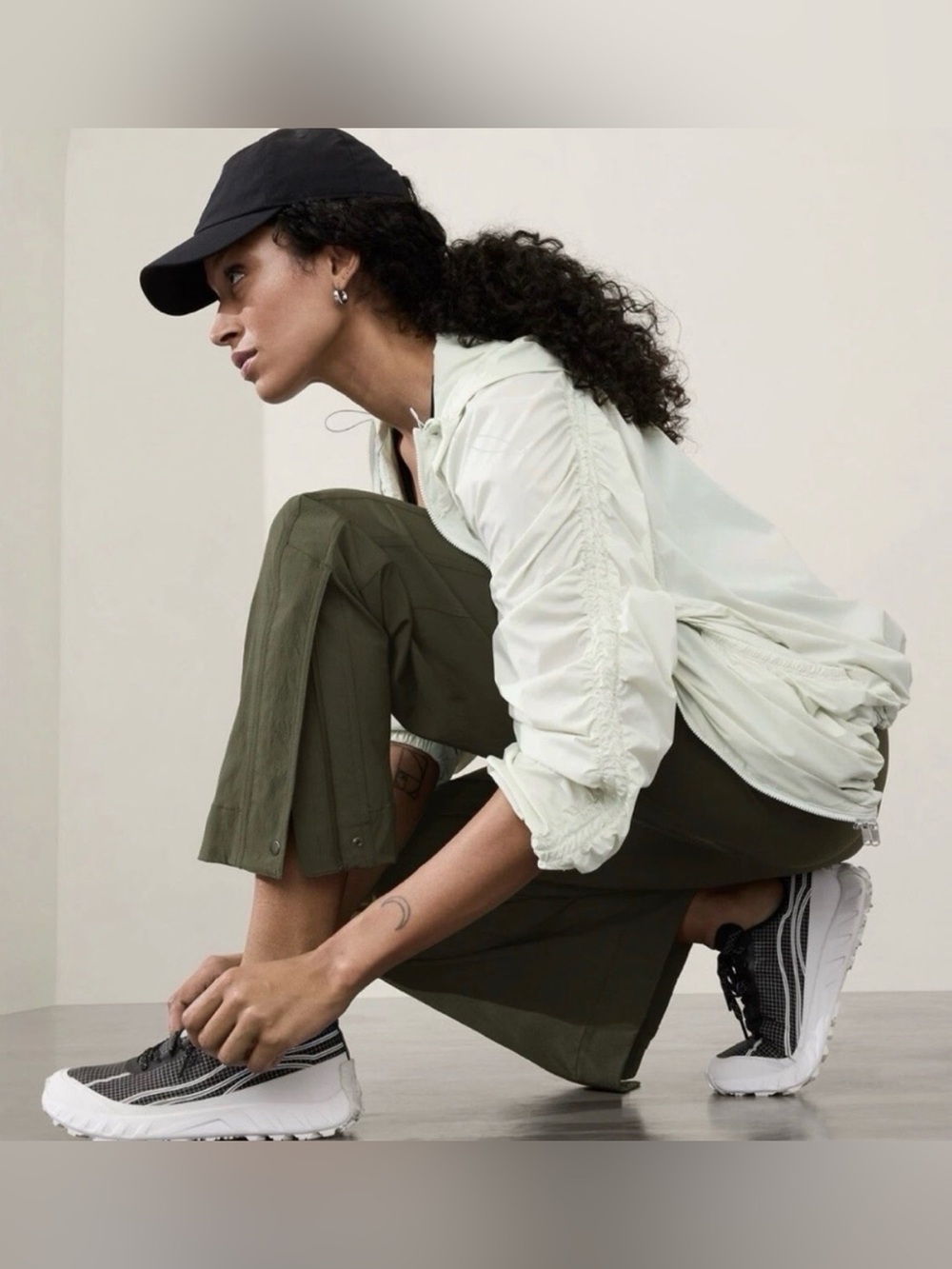 Athleta Olive Green Trekkie Parachute High Rise Elastic Waist Pants Zippered Hem - Picture 7 of 7